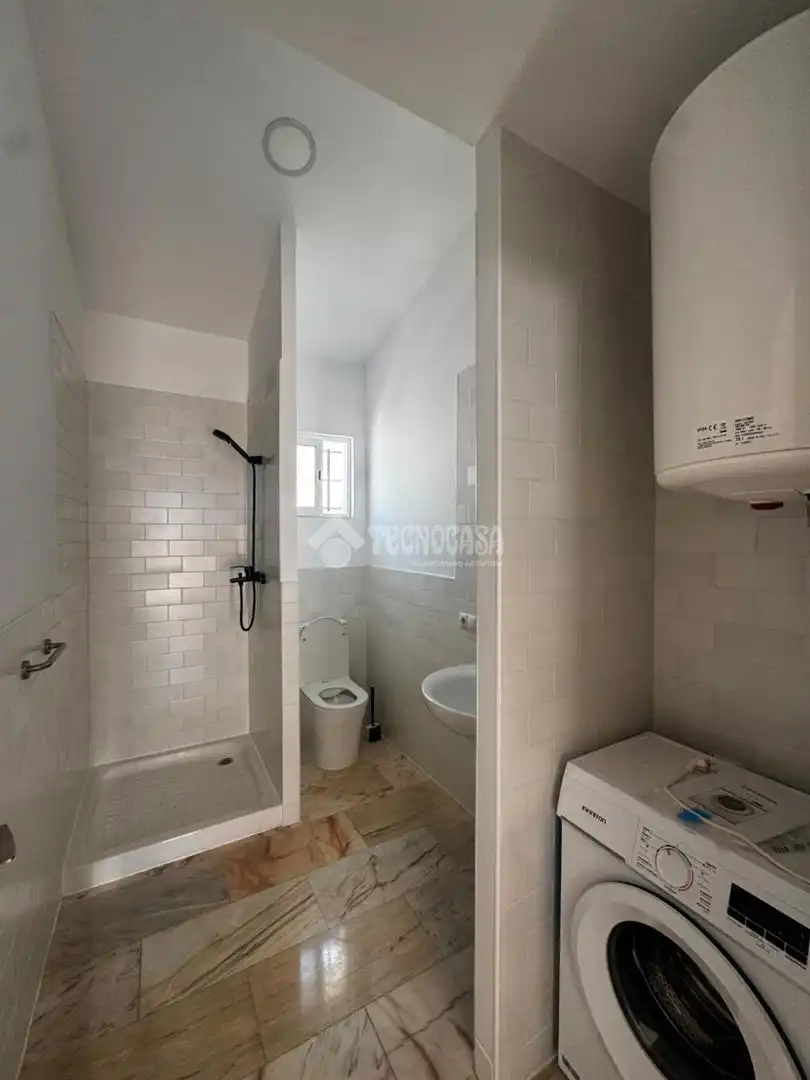 Badezimmer von Wohnung zur Miete in La Rinconada mit Terrasse und Balkon