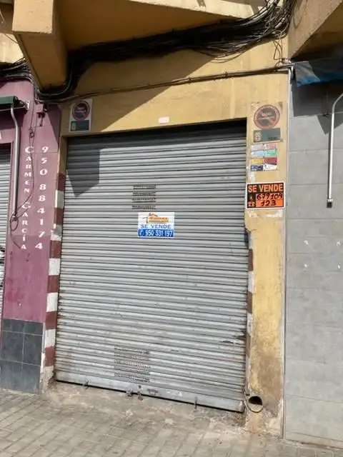 Local en venta en Almería