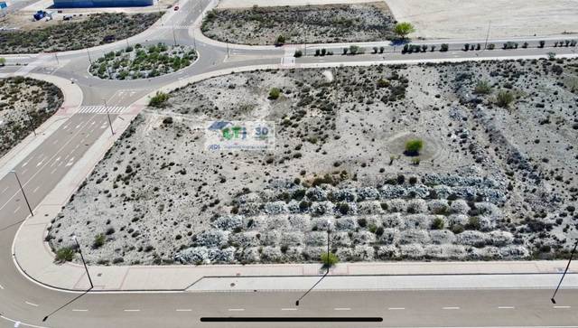 Terreno residencial en Venta en CALLE BORDORERA CON CALLE ACEBO en Cartuja Baja