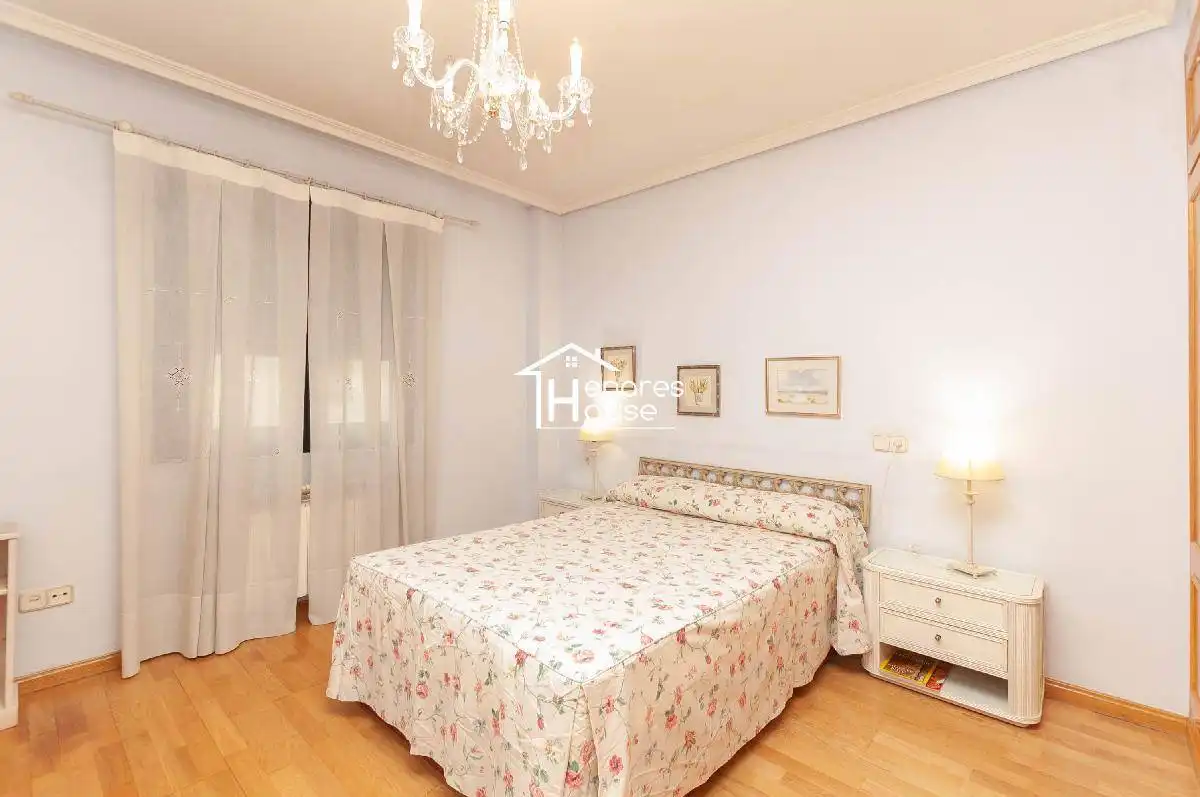 Habitación de Dúplex en venta en Alcalá de Henares con Aire acondicionado, Calefacción y Parquet