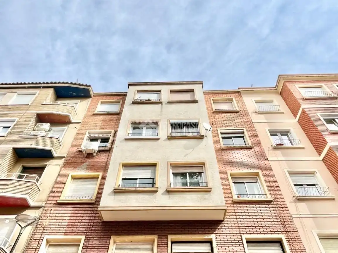Piso con ascensor en venta en Delicias