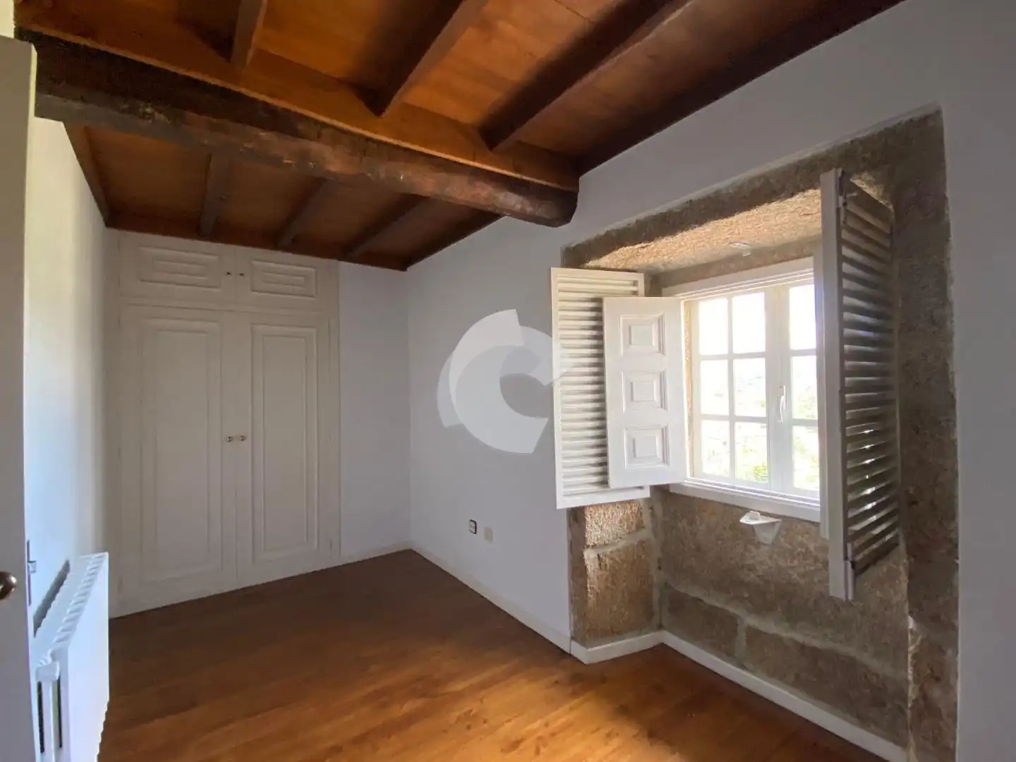Dormitori de Casa o xalet en venda en San Cibrao das Viñas amb Calefacció, Jardí privat i Parquet