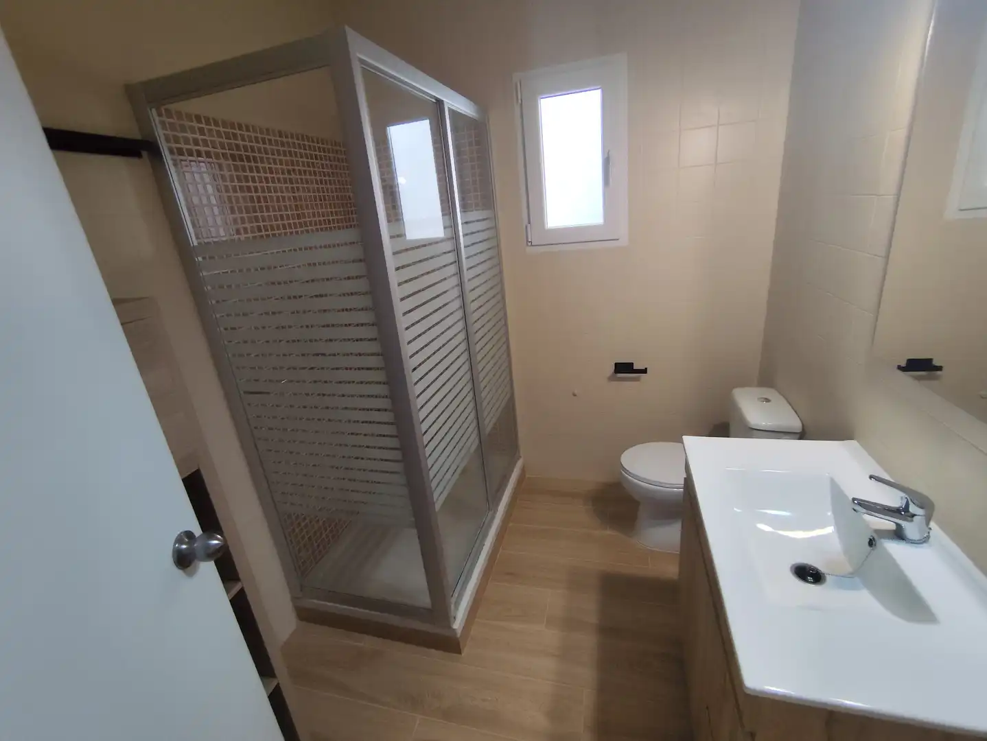 Baño de Piso de alquiler en Úbeda con Aire acondicionado, Amueblado y Horno