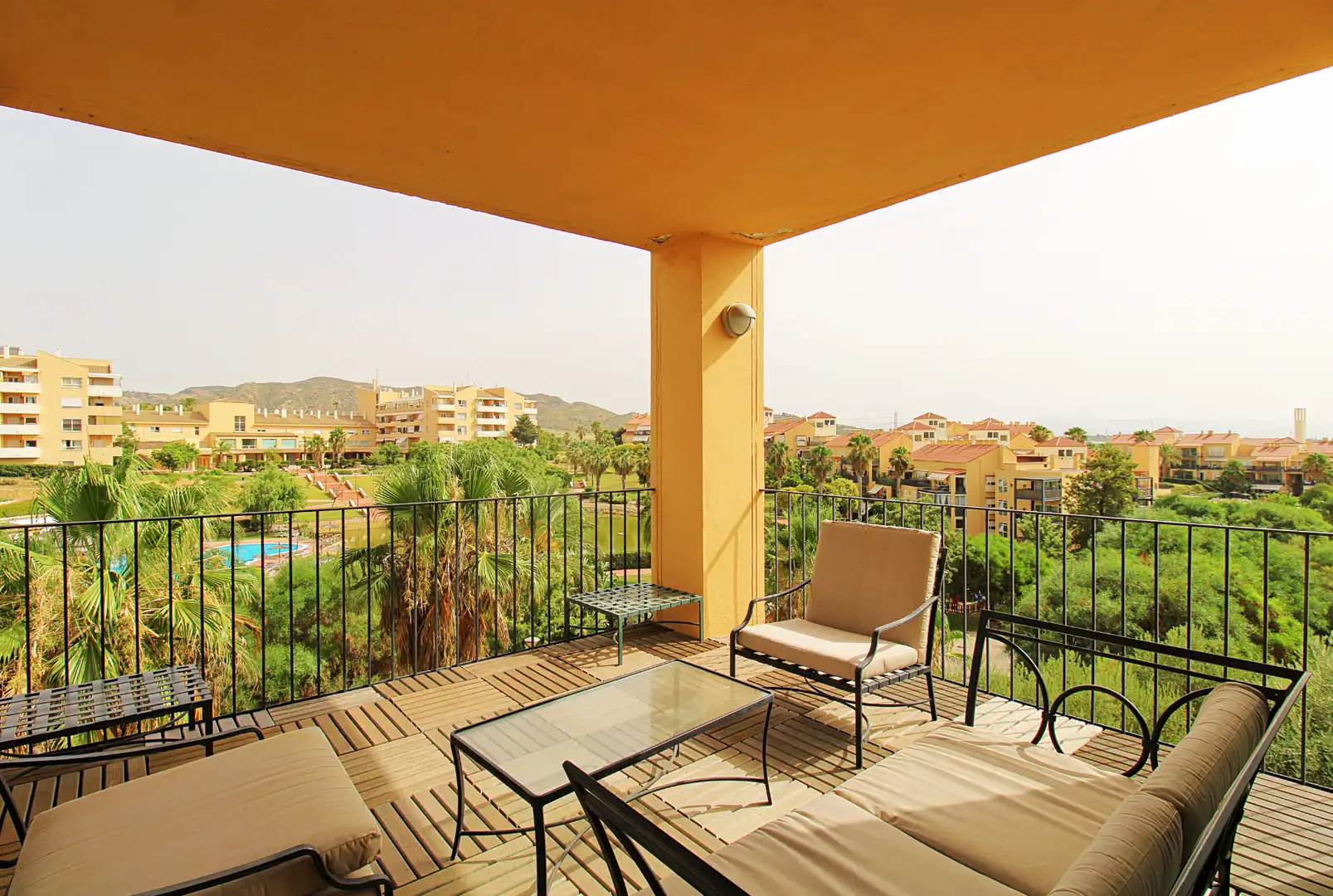 Terraza de Piso en venta en Alhaurín de la Torre con Aire acondicionado, Terraza y Piscina comunitaria