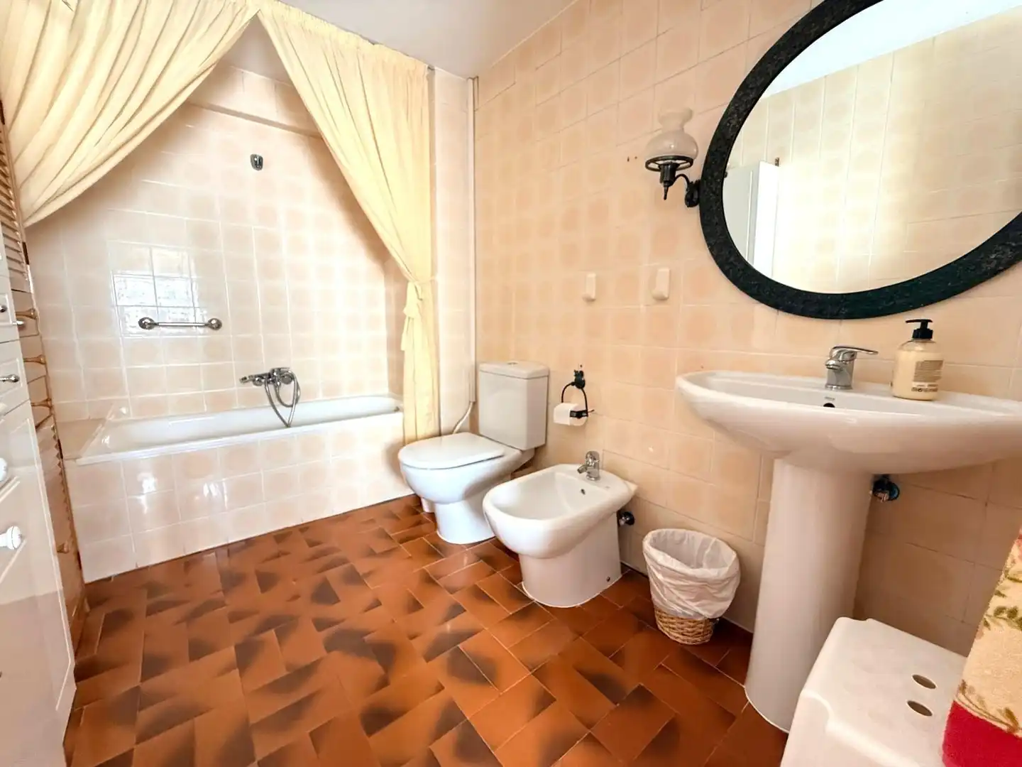 Baño de Piso en venta en Valencia con Aire acondicionado, Calefacción y Amueblado