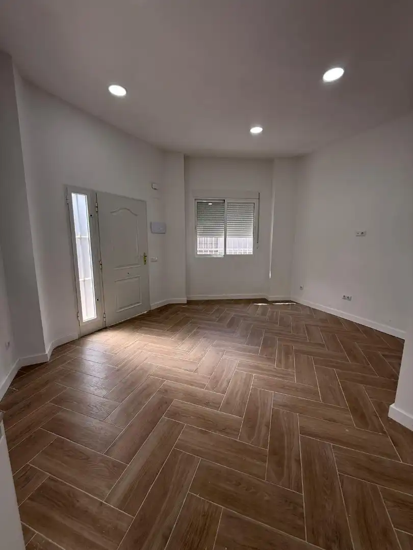 Ground floor for rent in Torrent