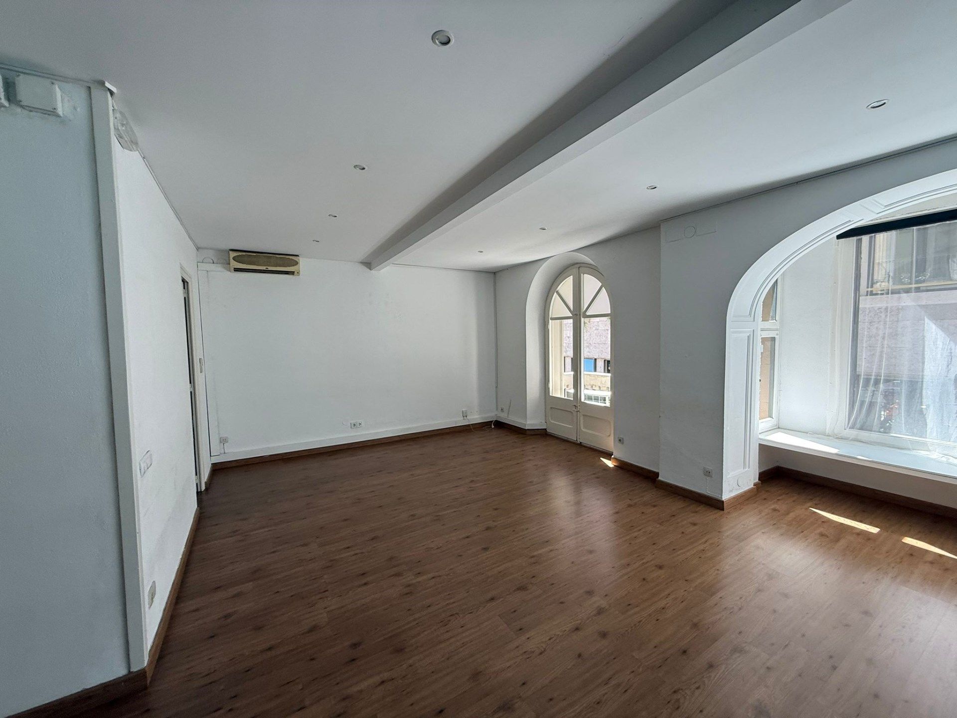 Oficina de lloguer a Nou, Centre - Barri Vell