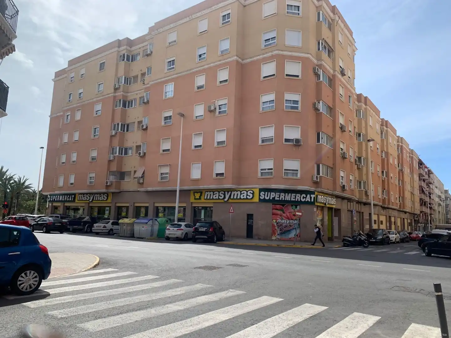 Vista exterior de Garatge en venda en Elche / Elx