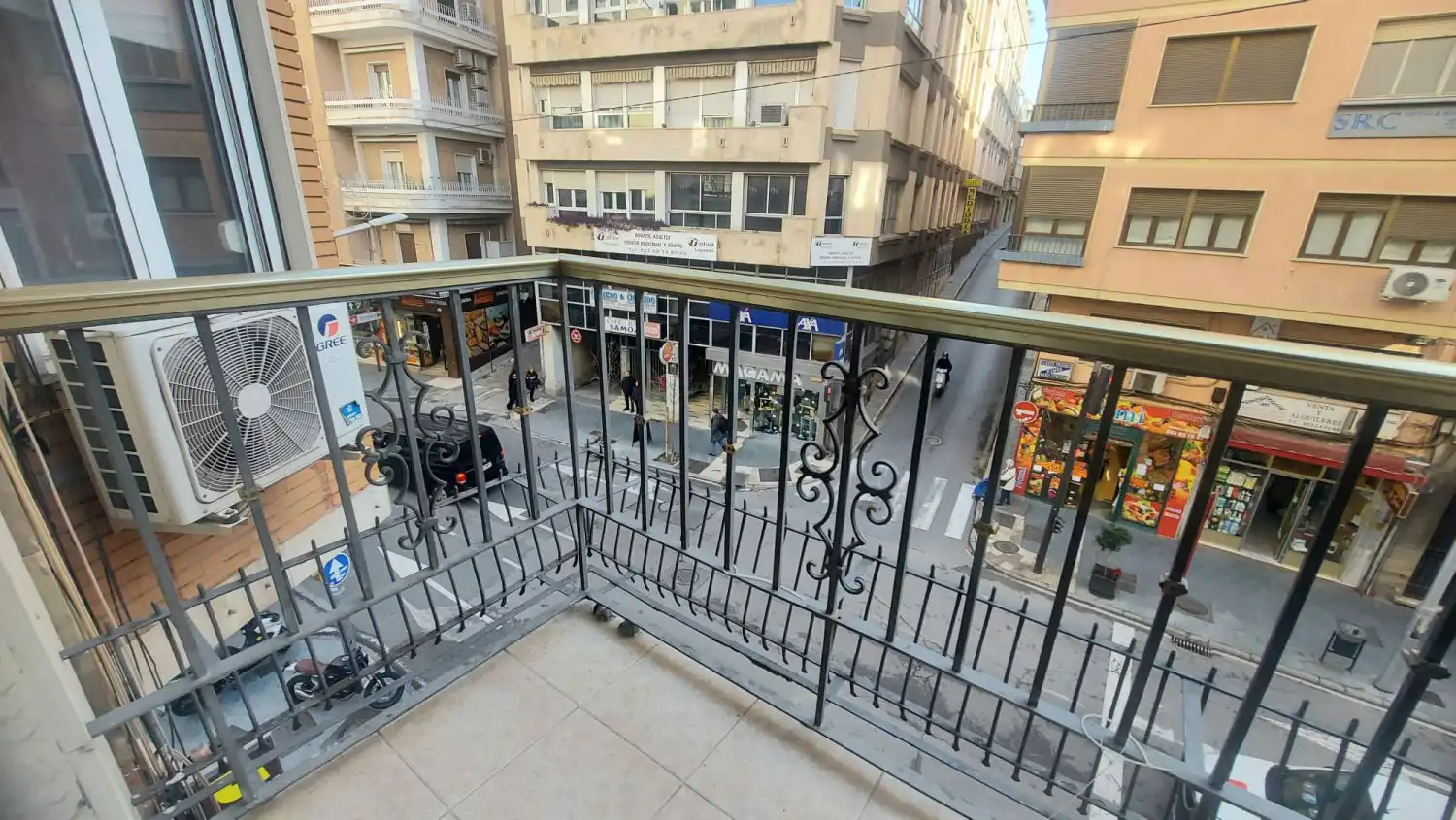 Exterior view of Flat for rent in Jaén  with Air Conditioner, Heating and Furnished