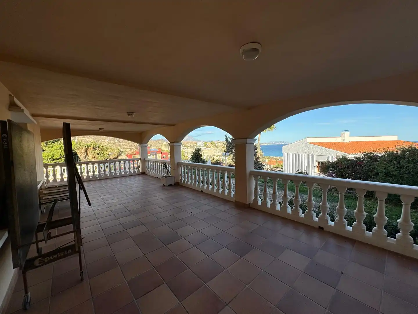 Terrassa de Casa o xalet en venda en El Campello amb Aire condicionat, Calefacció i Jardí privat
