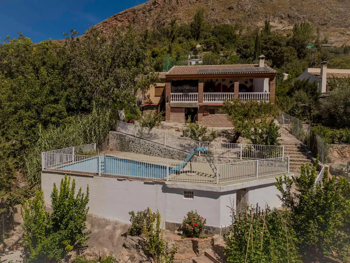 Vista exterior de Casa o chalet en venta en Güéjar Sierra con Jardín privado, Trastero y Piscina