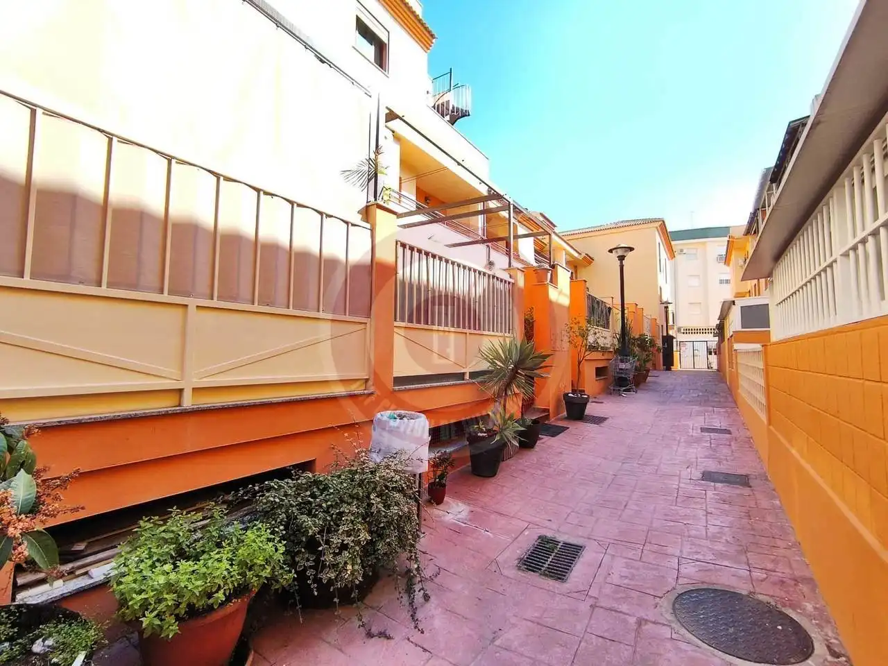 Vista exterior de Casa adosada en venta en Vélez-Málaga con Aire acondicionado, Terraza y Balcón