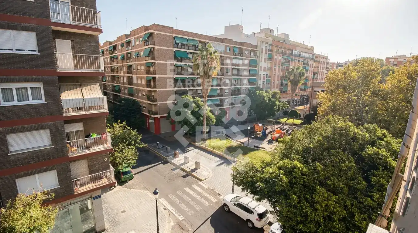 Vista exterior de Apartamento en venta en Valencia con Amueblado y Balcón