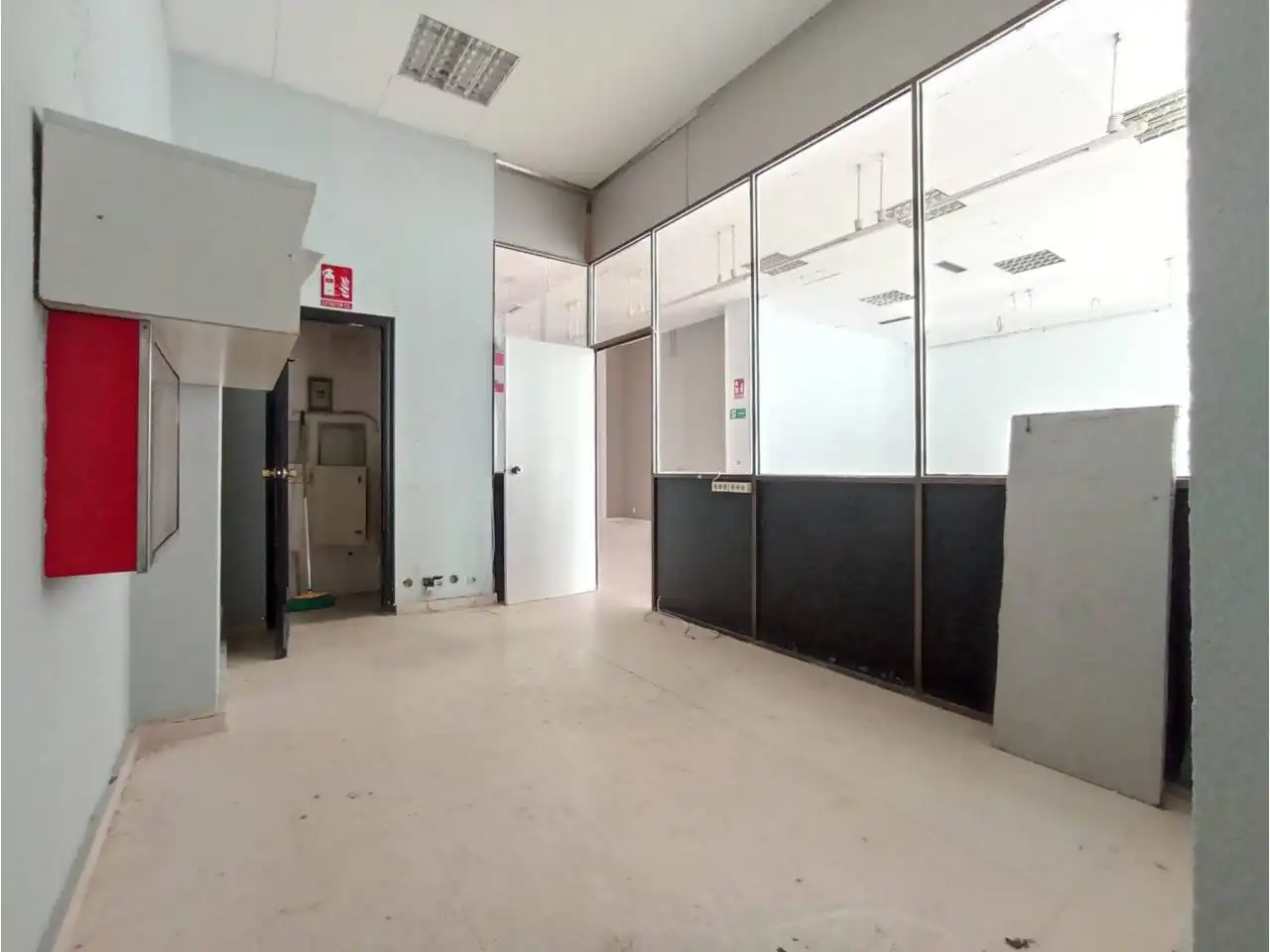 Business premises for sale in Calle Legión Española, imagen 16