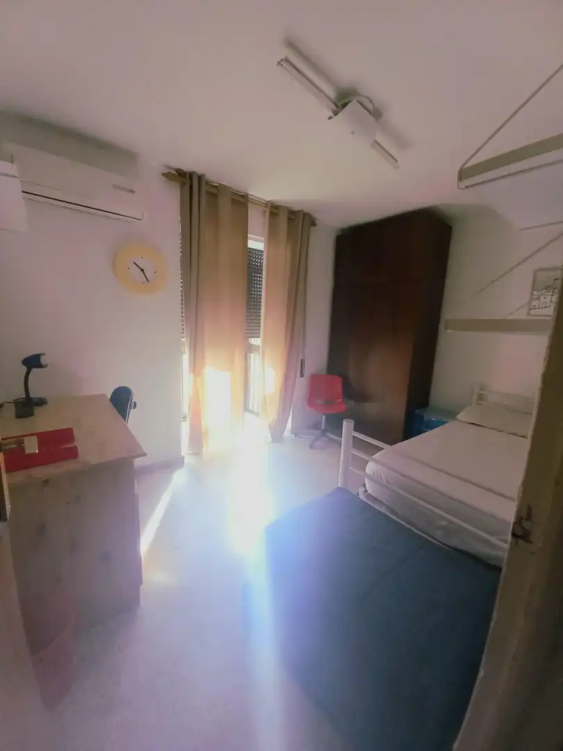 Habitación de Piso de alquiler en Córdoba con Aire acondicionado, Calefacción y Trastero