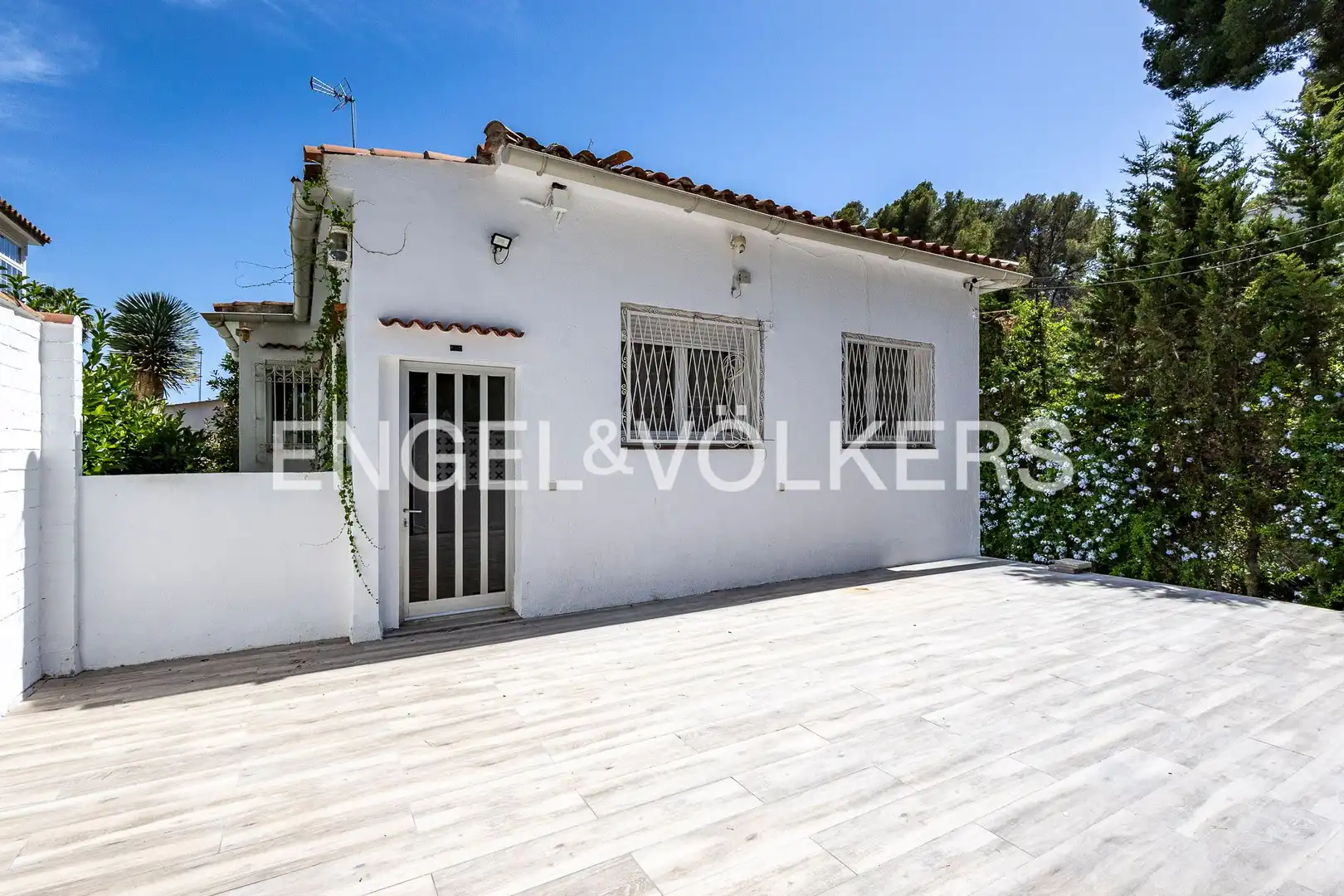 Vista exterior de Casa o xalet en venda en Castelldefels amb Aire condicionat, Calefacció i Parquet