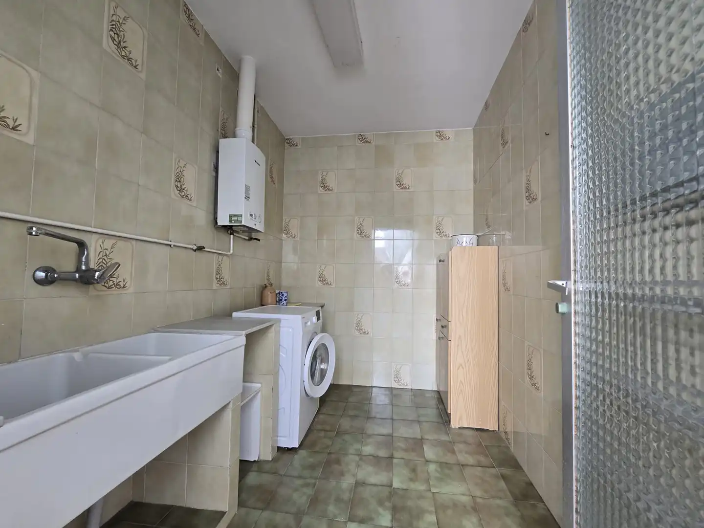 Badezimmer von Wohnung zum Verkauf in Castellón de la Plana / Castelló de la Plana mit Abstellraum und Balkon