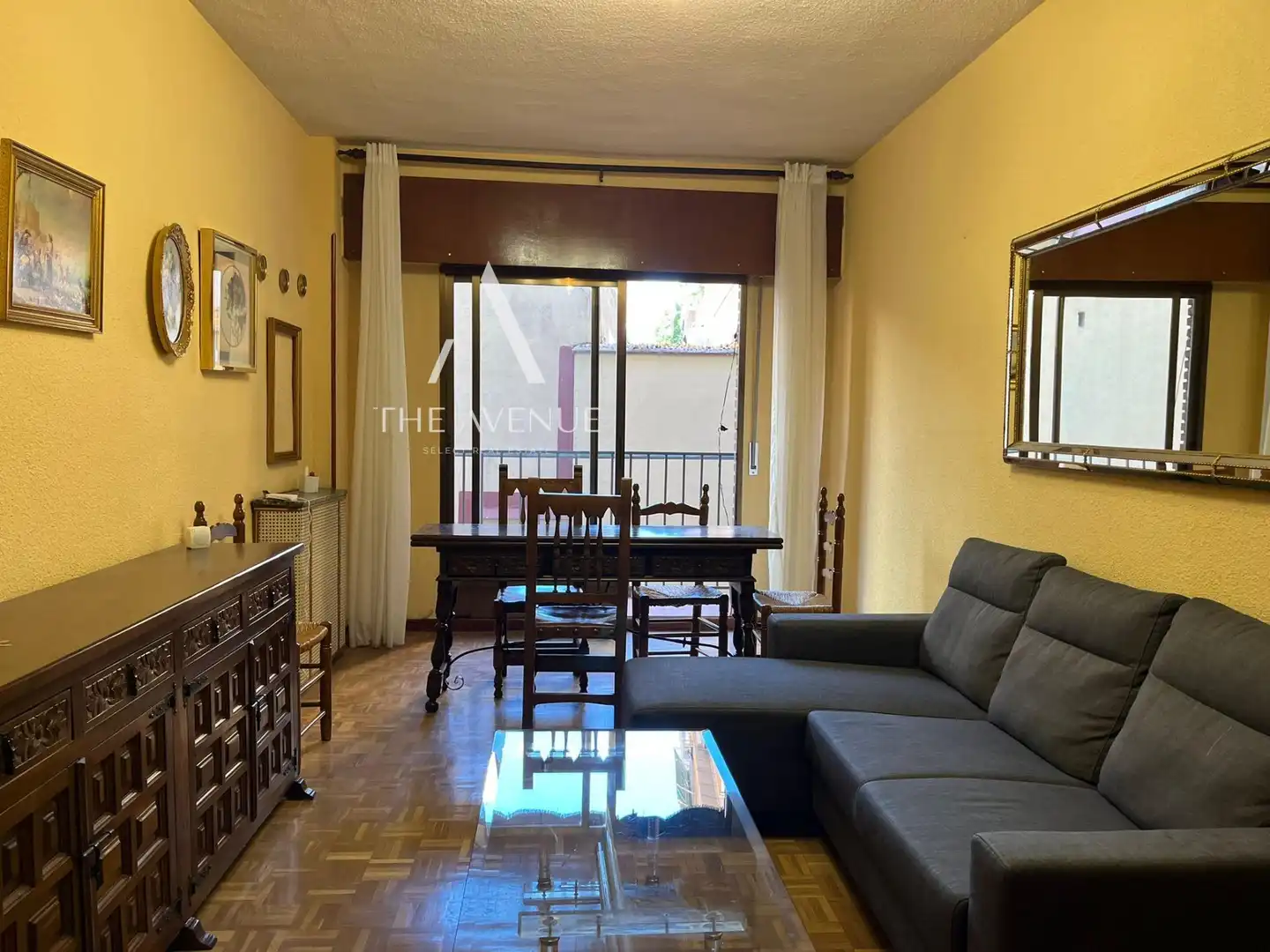 Wohnzimmer von Wohnungen zum Verkauf in Madrid mit Heizung und Balkon