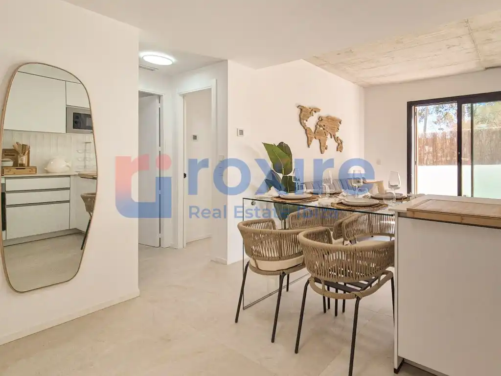 Vista exterior de Planta baixa en venda en Sant Antoni de Portmany amb Jardí privat, Terrassa i Piscina