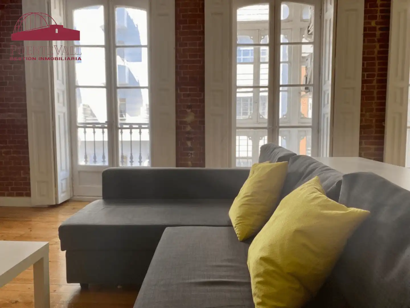 Living room of Flat for rent in Valladolid  with Air Conditioner, Heating and Furnished