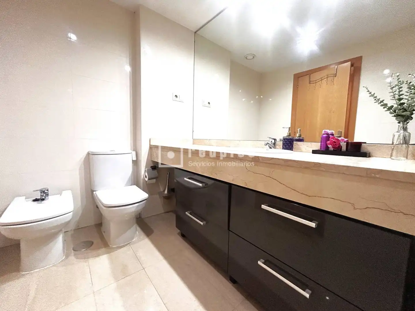 Bathroom of Flat for sale in Parla  with Air Conditioner, Heating and Private garden