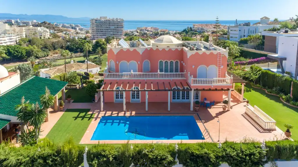 Xalet amb piscina en venda a Torrequebrada