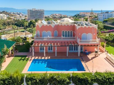 Xalet amb piscina en venda a Torrequebrada