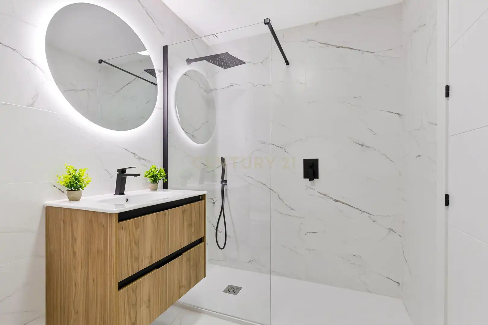 Baño de Casa adosada en venta en Casares con Jardín privado, Trastero y Horno