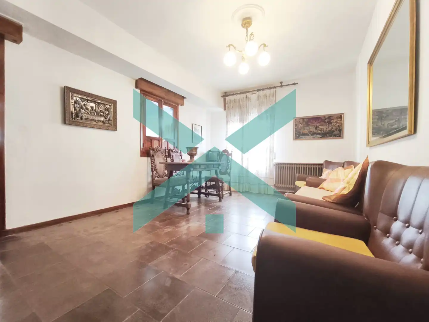 Sala de estar de Piso en venta en Lillo con Calefacción, Terraza y Amueblado