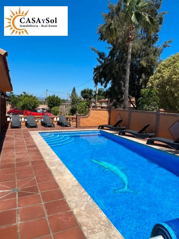 Piscina de Casa o xalet de lloguer en Alhaurín de la Torre amb Aire condicionat, Calefacció i Jardí privat