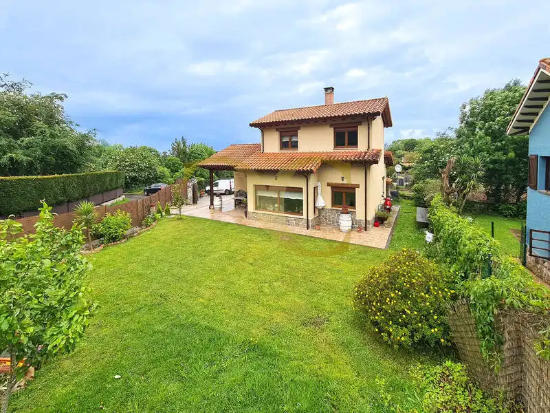 Chalet con jardín en venta en La Pesa de Pria
