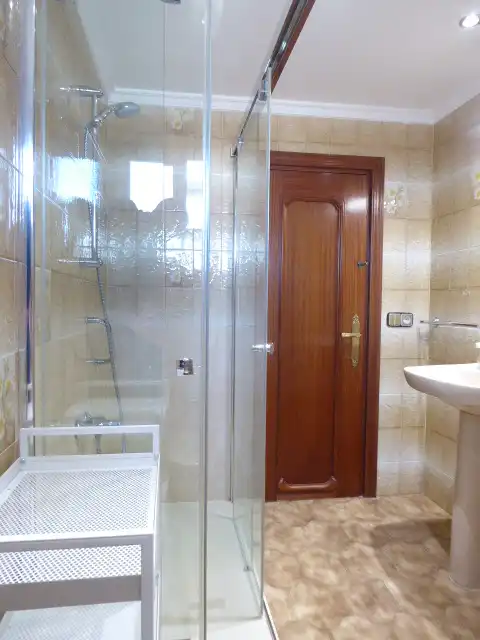 Baño de Piso de alquiler en Málaga con Aire acondicionado, Terraza y Amueblado