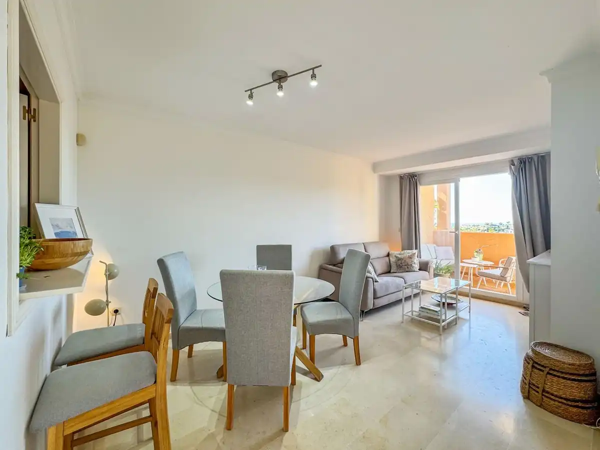 Sala d'estar de Pis en venda en Marbella amb Aire condicionat, Terrassa i Traster