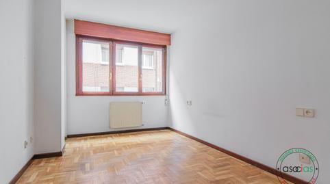 Foto 3 de Piso en venta en Gijón - Cl Poeta Alfonso Camin, 3, Llano, Asturias
