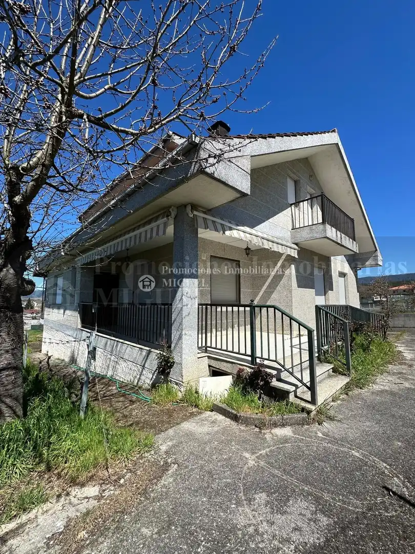 Vista exterior de Casa o xalet en venda en Verín