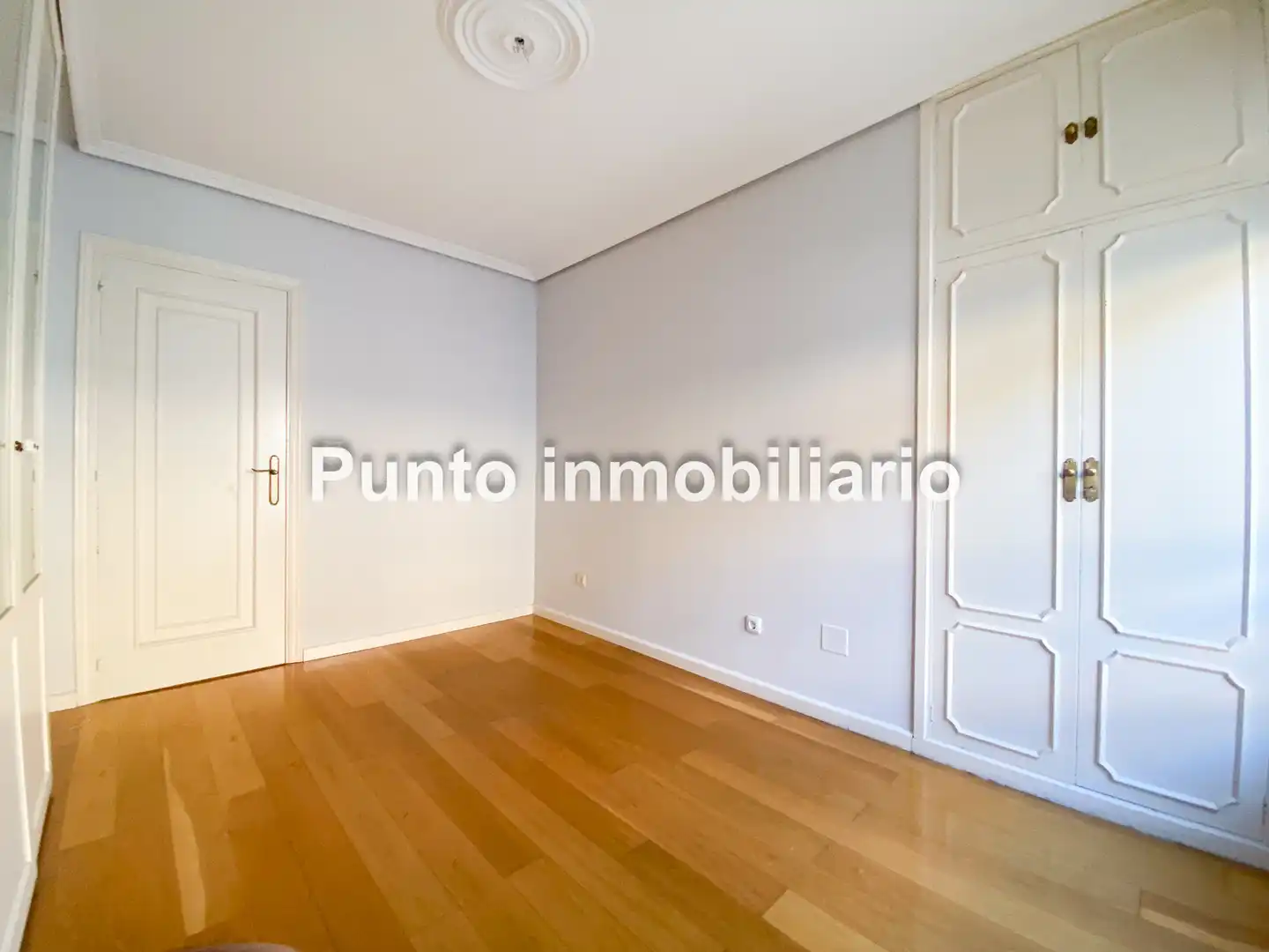 Habitación de Piso de alquiler en Valladolid con Aire acondicionado, Calefacción y Parquet