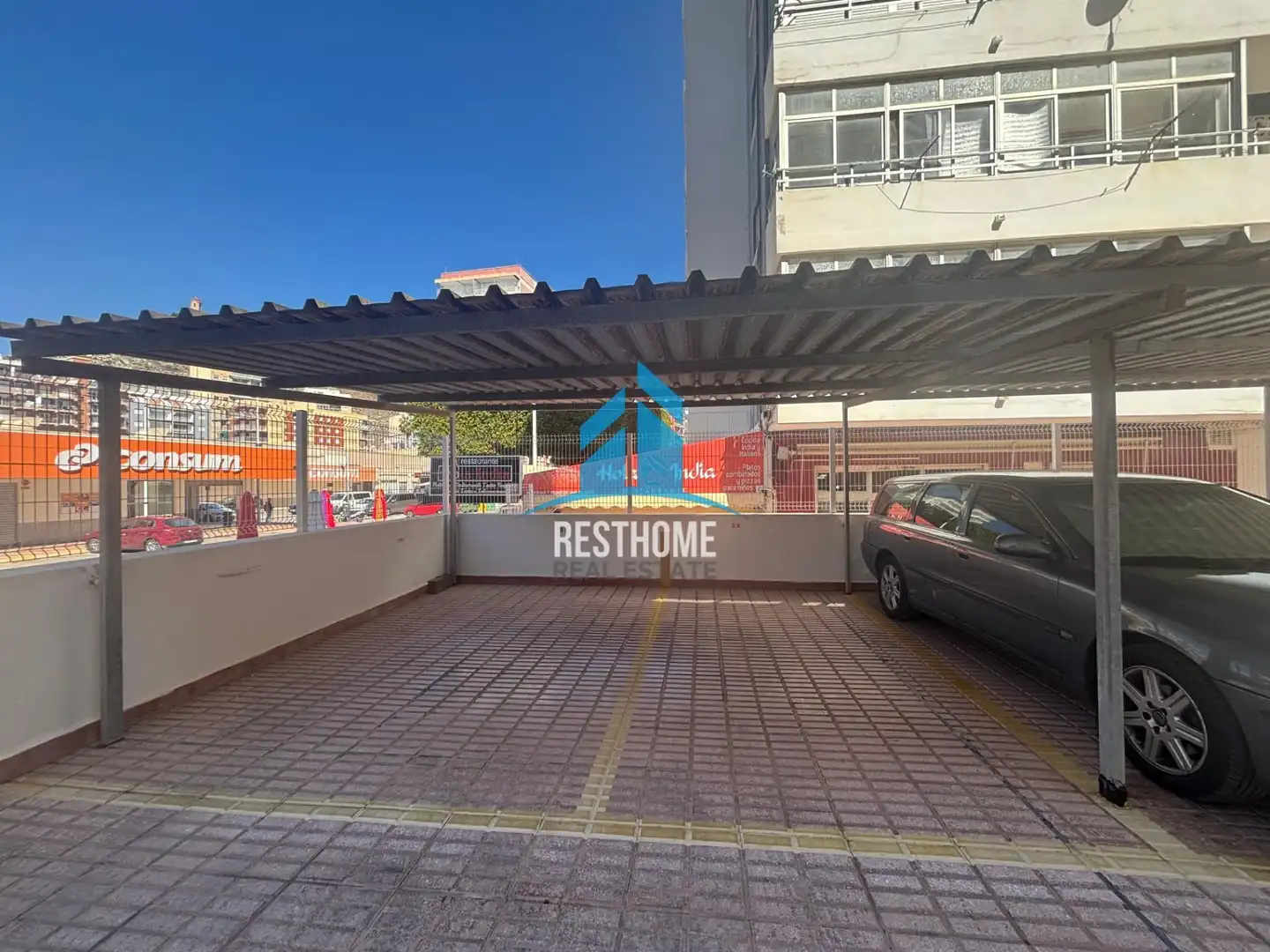 Parking de Apartamento de alquiler en Cullera con Aire acondicionado, Amueblado y Piscina comunitaria