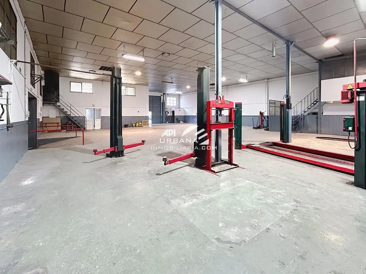 Nave industrial de alquiler en Lucena