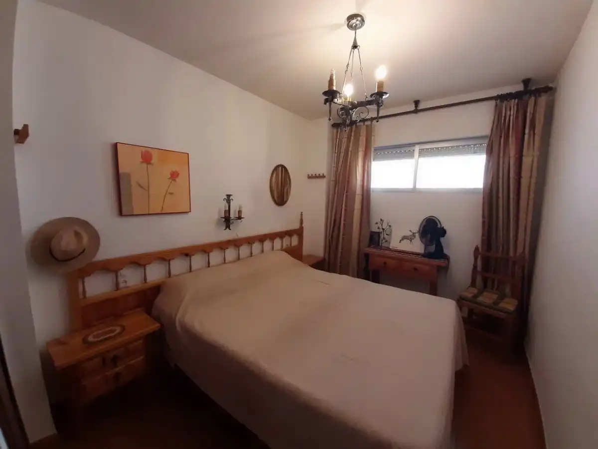 Habitación de Piso de alquiler en Almuñécar con Aire acondicionado, Terraza y Piscina