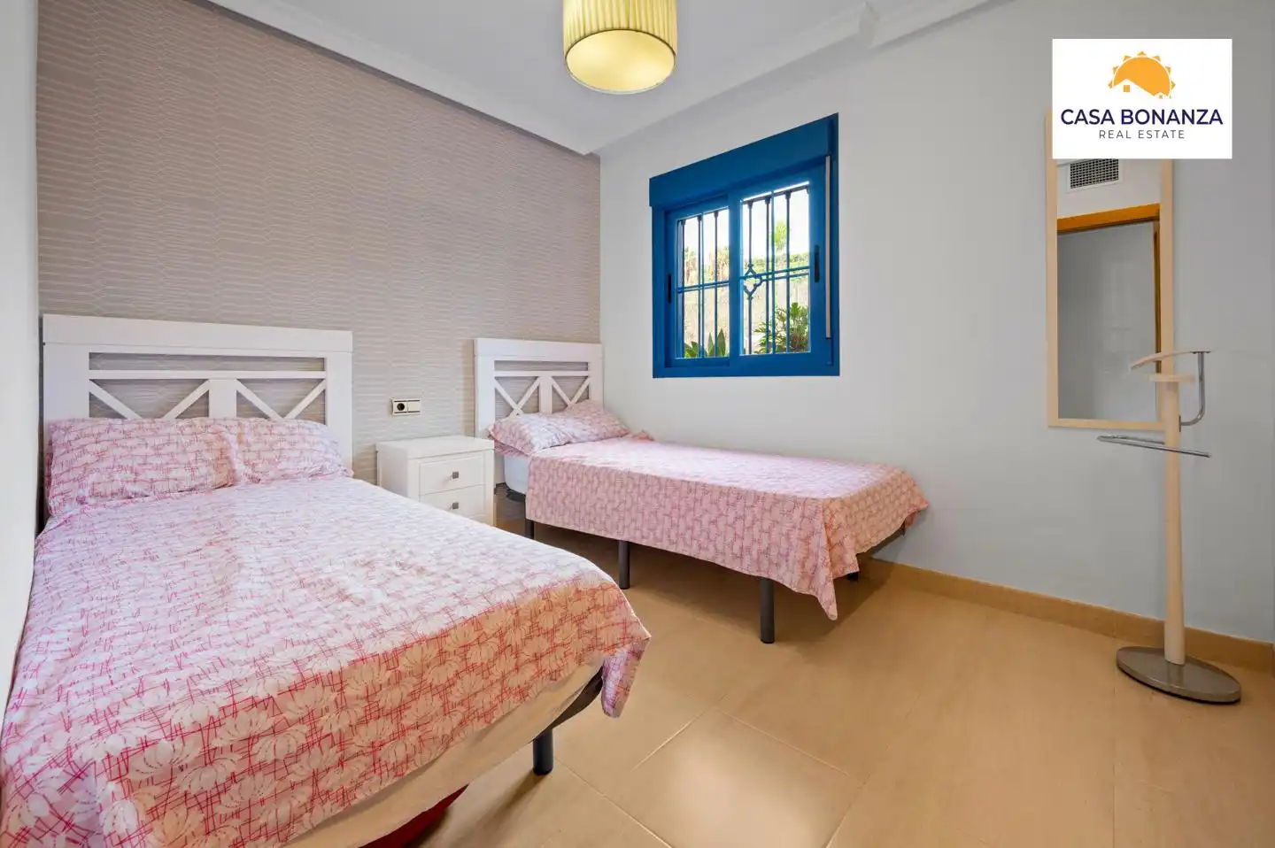 Schlafzimmer von Wohnungen zum Verkauf in Almuñécar mit Klimaanlage, Terrasse und Abstellraum