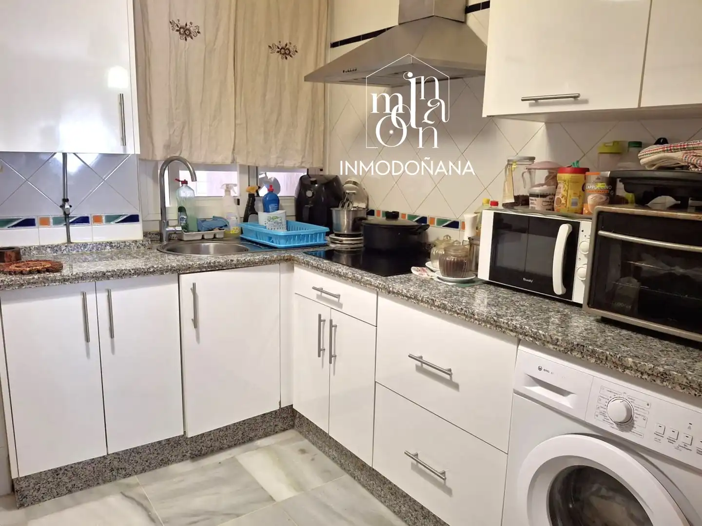 Cocina de Casa adosada en venta en Almonte con Aire acondicionado, Trastero y Piscina comunitaria