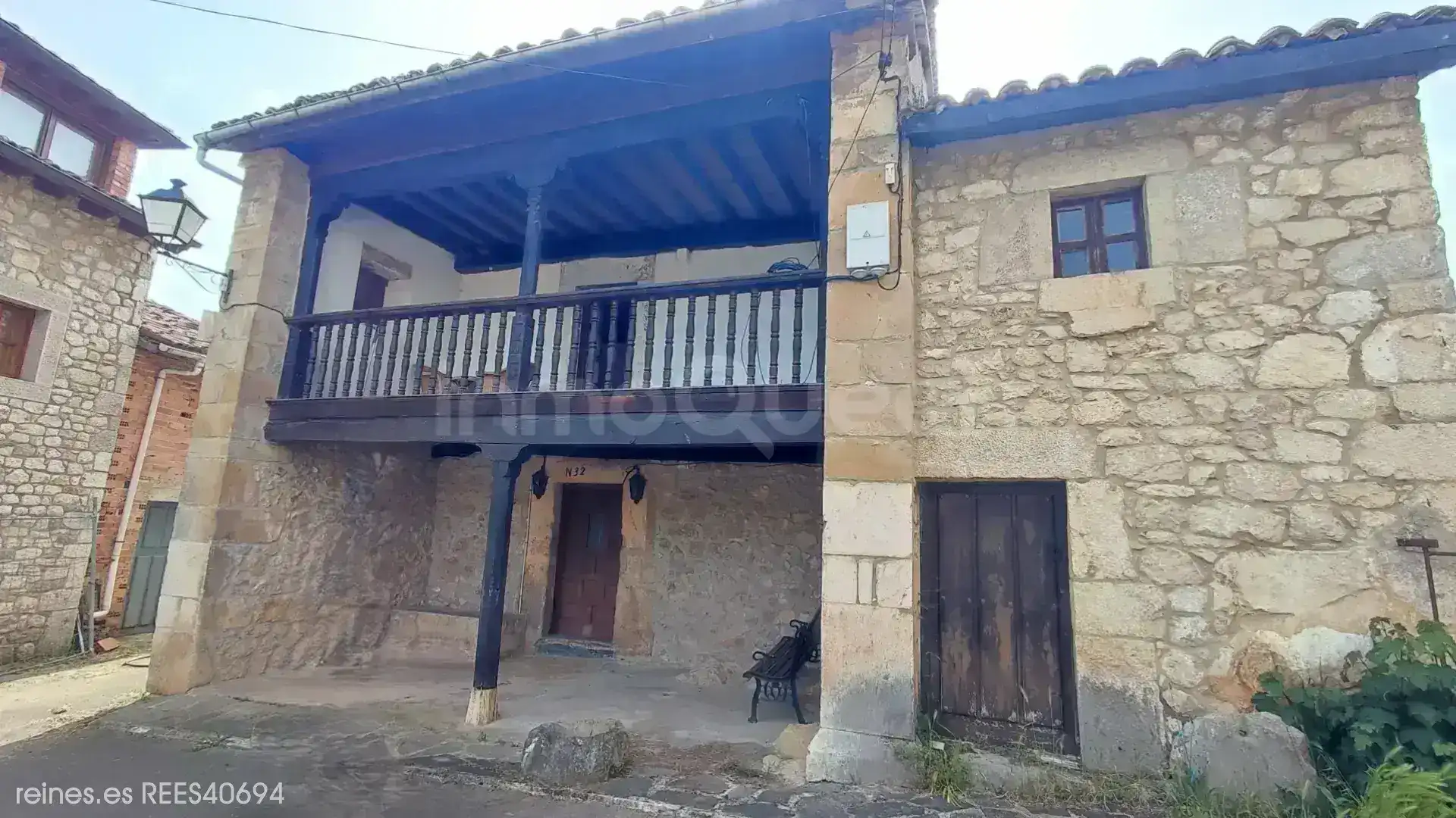 Vista exterior de Casa o chalet en venta en Cabrales con Terraza y Amueblado