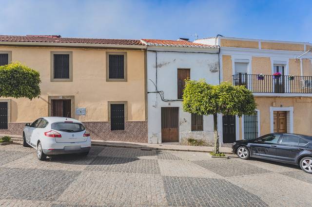 Casa adosada en Venta en VIRGEN DE SOTERRAÑO en Barcarrota