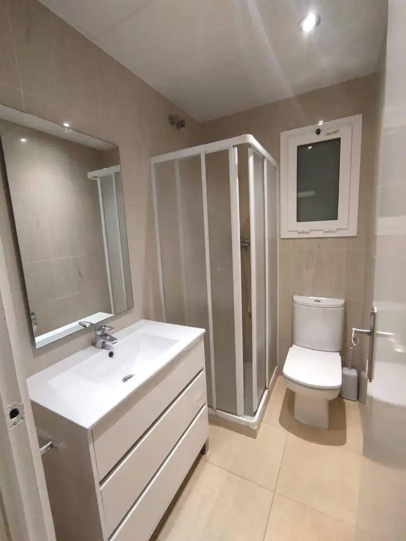 Baño de Piso en venta en L'Hospitalet de Llobregat con Balcón