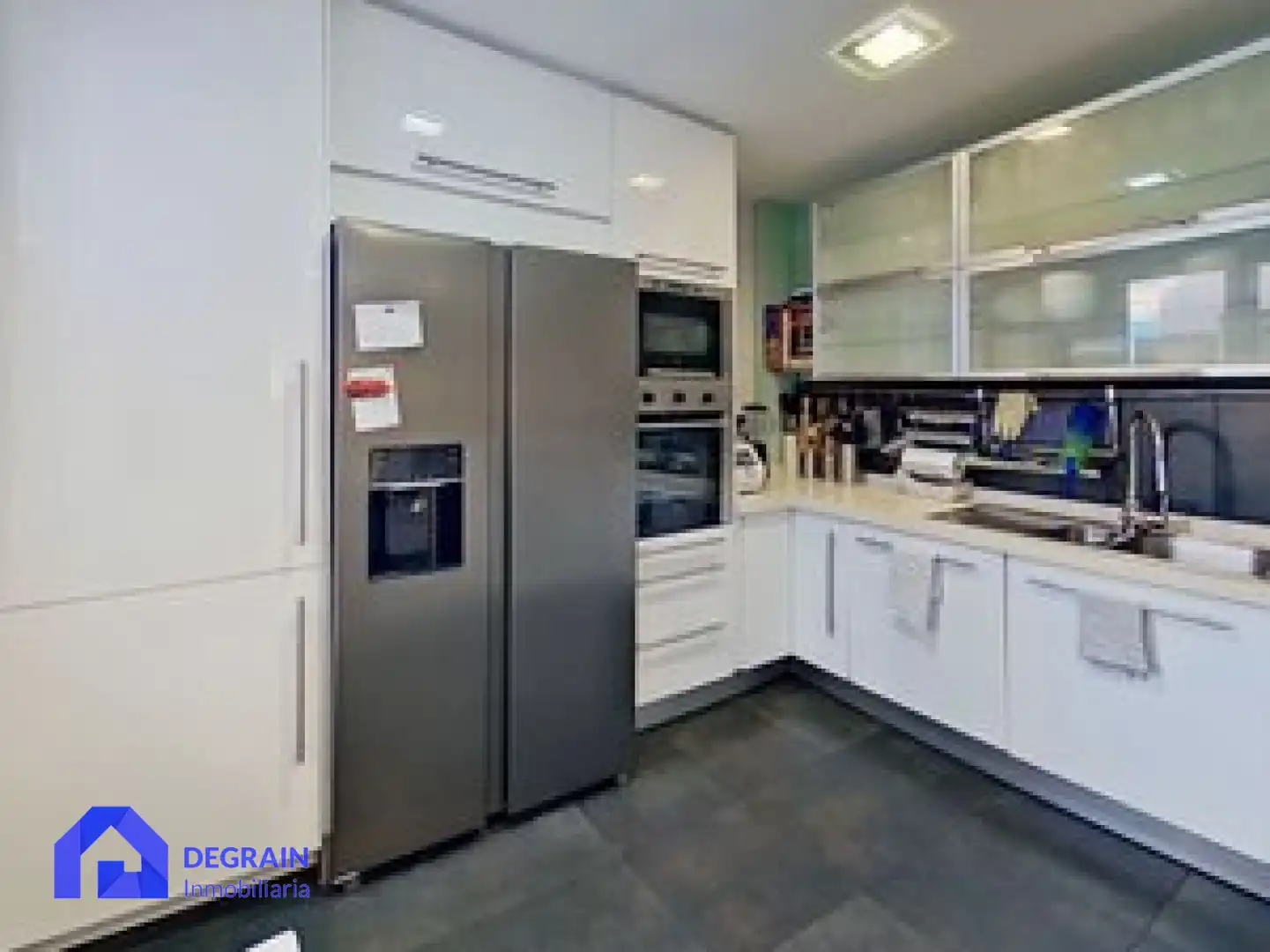 Kitchen of Flat for sale in Oviedo   with Heating and Storage room