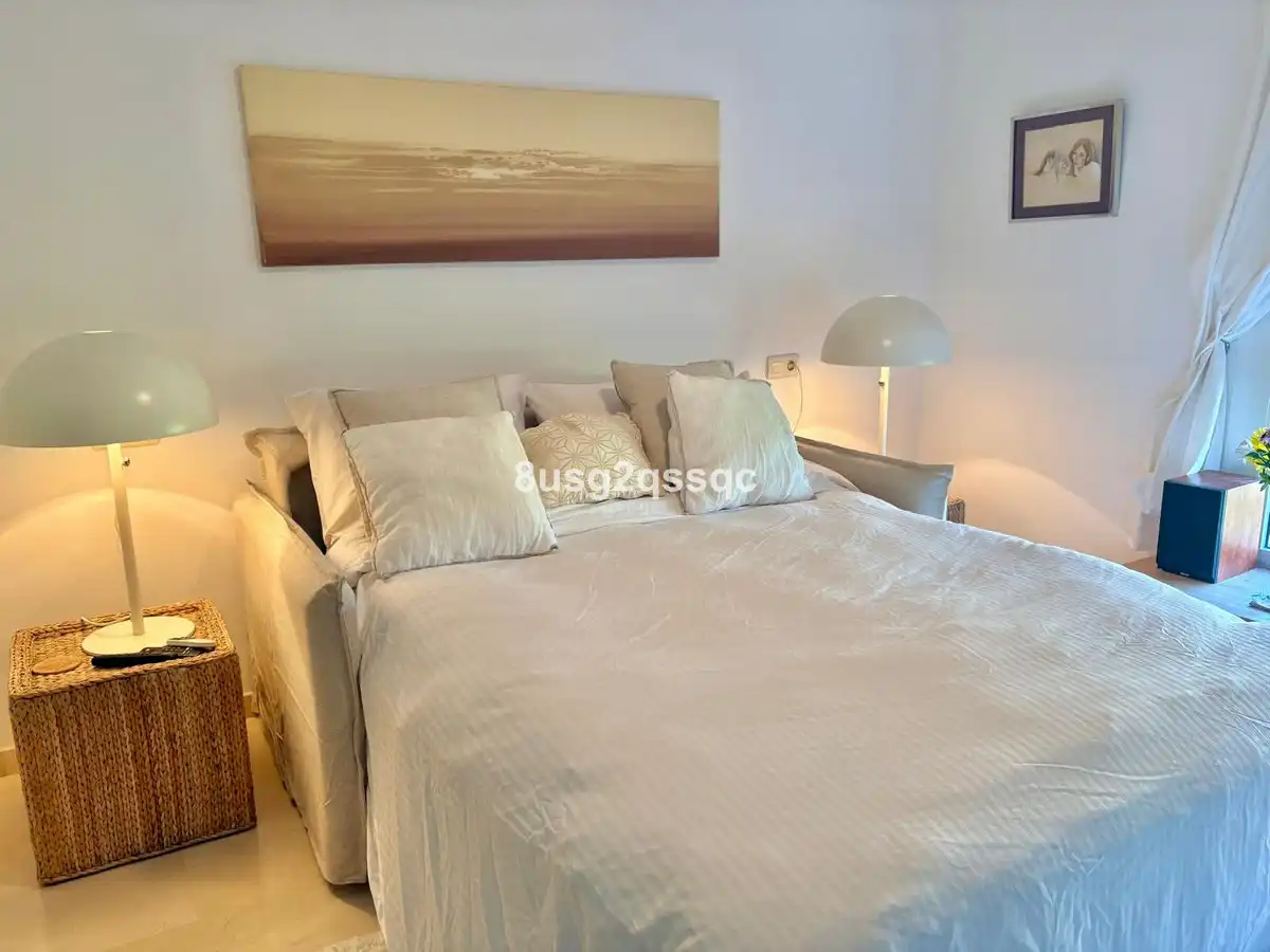 Bedroom of Flat for sale in Estepona  with Air Conditioner, Furnished and TV