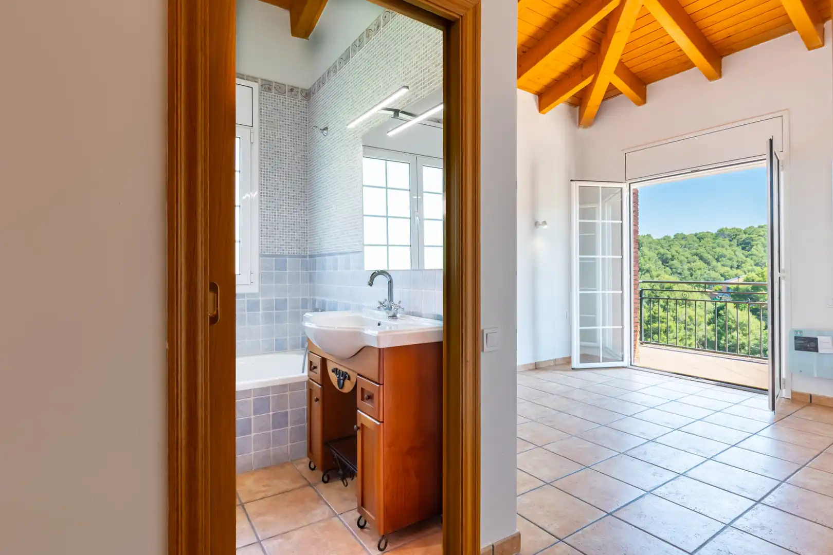 Bathroom of Houses for sale in Terrassa  with Heating, Private garden and Terrace