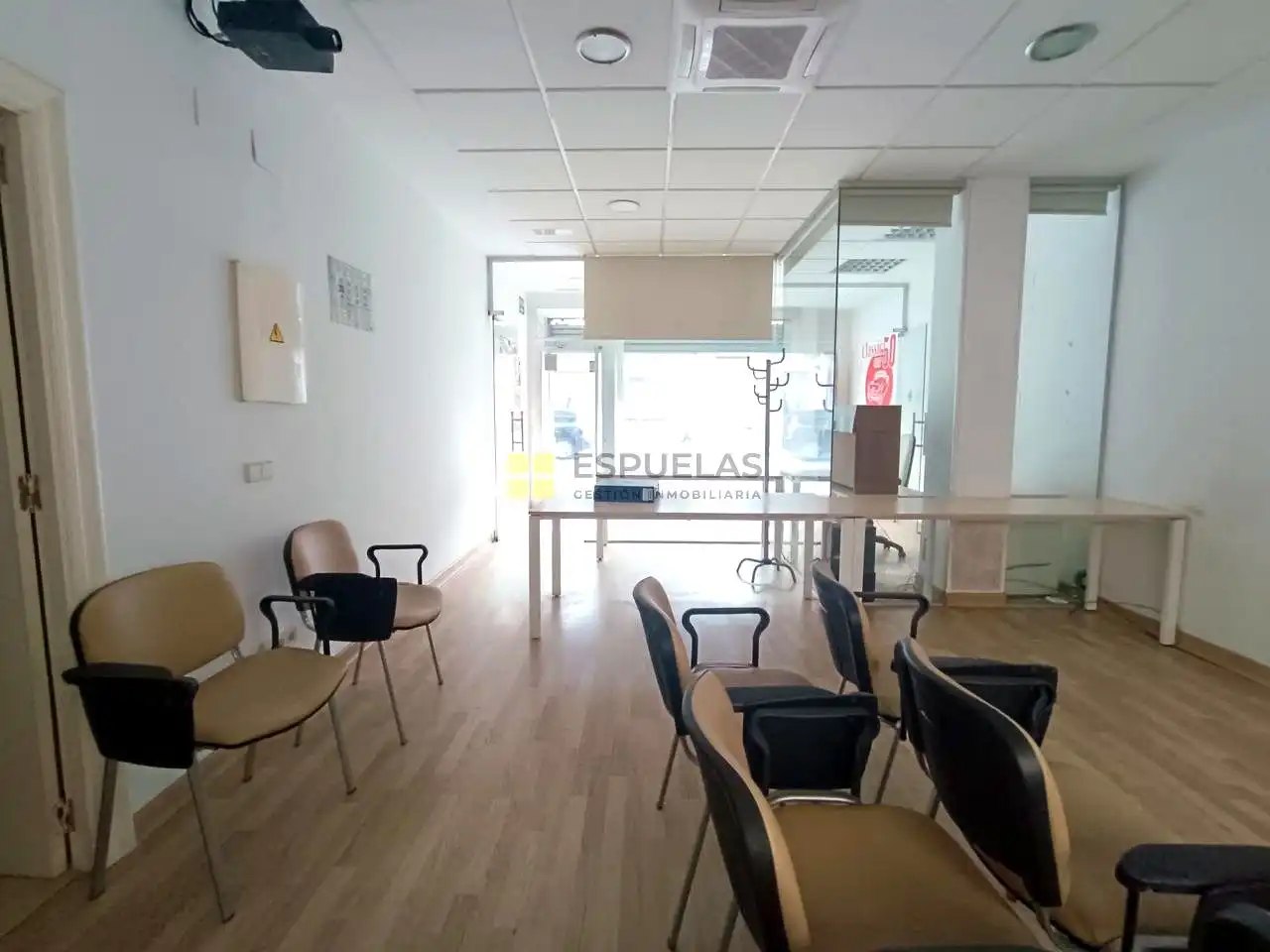 Local de lloguer en Arnedo amb Aire condicionat