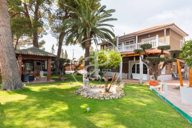 Casa-chalet en Venta en Campo Alto - Club de Campo
