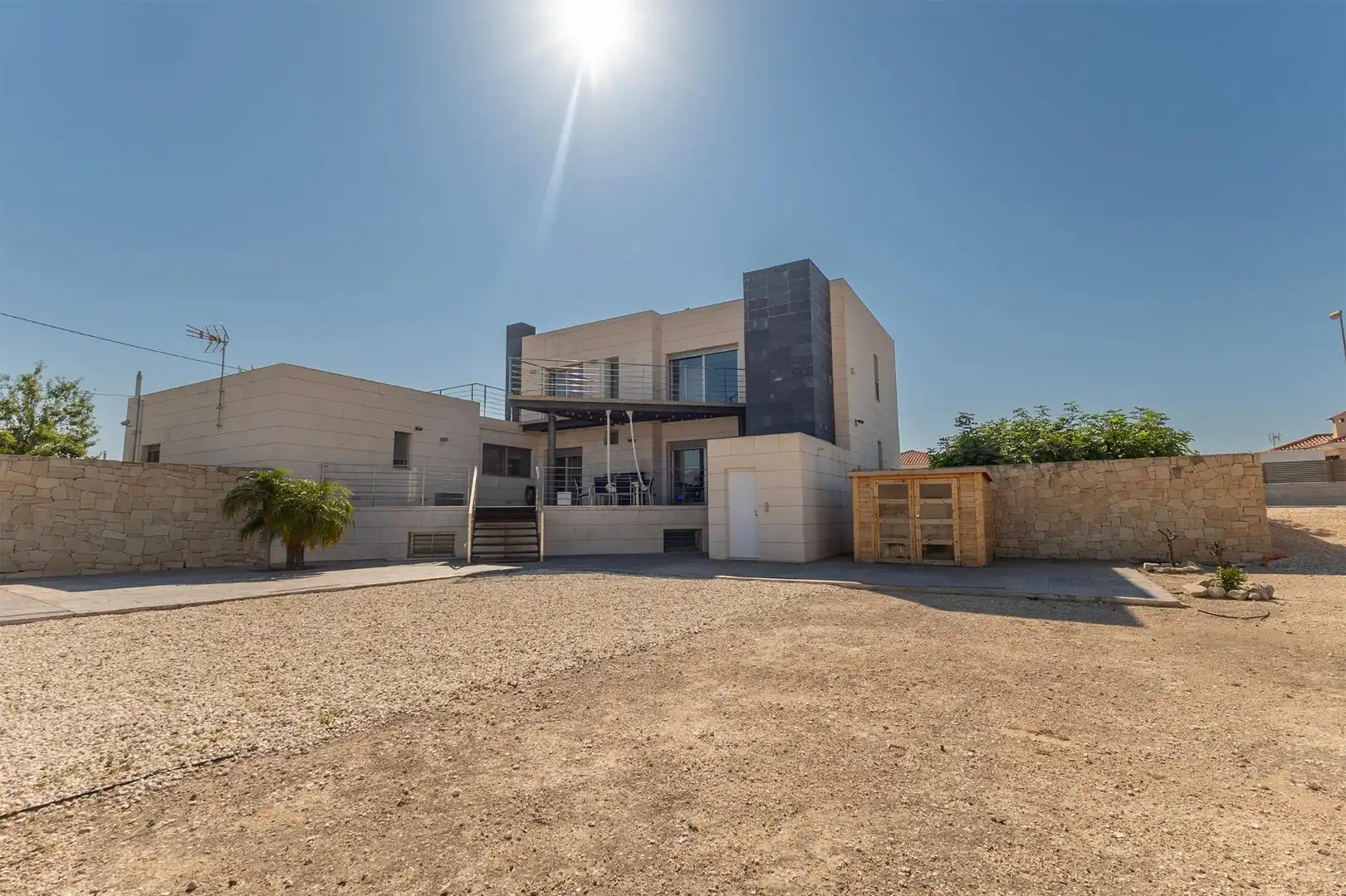 Vista exterior de Casa o xalet en venda en Alicante / Alacant amb Aire condicionat, Calefacció i Jardí privat